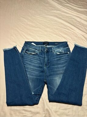 Judy Blue Medium Wash Distressed Skinny Jeans